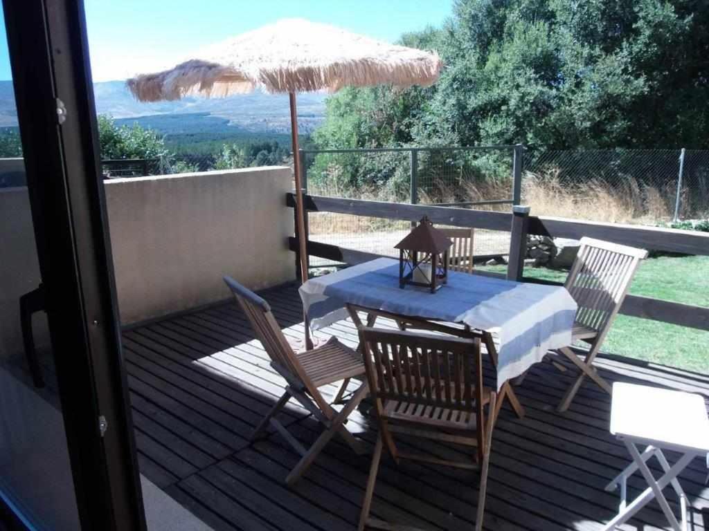 Casa Iona Chalet Adosado Con Vistas A La Montana Navarredonda Esterno foto